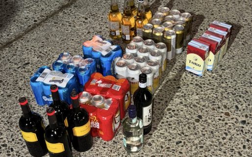 Dos hombres fueron detenidos mientras realizaban delivery de bebidas alcohólicas 