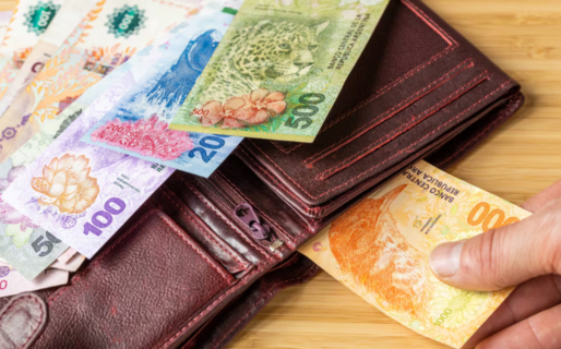 El uso de billetes sigue en caída libre: solo representa el 6% de la economía y gana terreno el QR