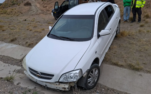 Un conductor despistó y se negó a realizar el test de alcoholemia