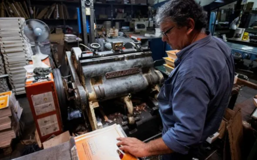 Empresarios advierten que caen las ventas porque «la gente usa la tarjeta de crédito para comprar alimentos»