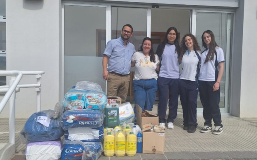 Estudiantes entregaron insumos al hospital Alvear: «muchas gracias por su generoso aporte»