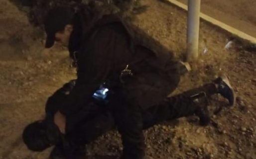 Un hombre fue detenido cuando intentaba robar un vehículo