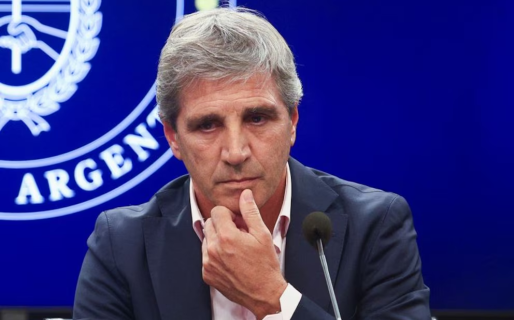 Caputo enumeró las alternativas que maneja el Gobierno para pagar los próximos vencimientos de deuda y cómo espera sumar reservas