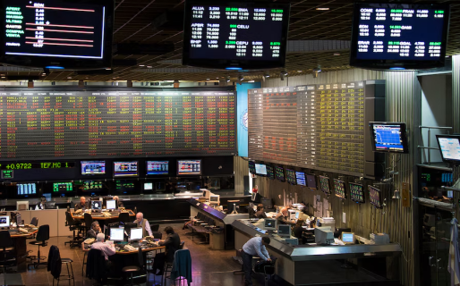 El riesgo país cayó al nivel más bajo en nueve meses y se prepara para perforar la línea de los 600 puntos