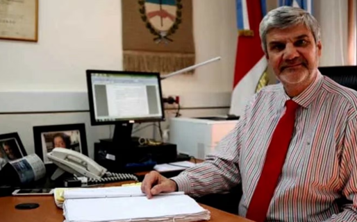 Un juez le prohibió a un hombre ver carreras de automovilismo porque debe la cuota alimentaria de su hija