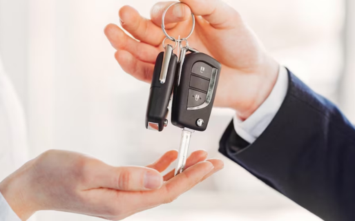 Por las altas tasas de interés y la caída de la oferta, la venta financiada de autos 0 km tocó el piso anual en octubre