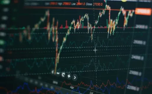 Los bancos muestran sus números: En un trimestre negativo, los inversores debaten si es hora de comprar