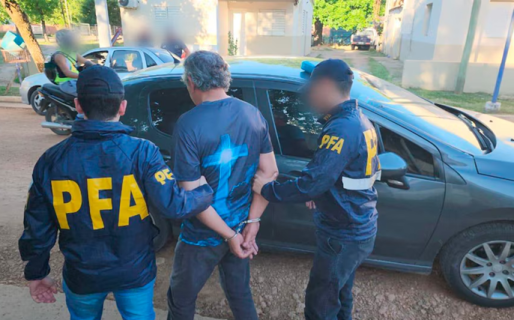 Detuvieron a un hombre acusado de abusar a su hija durante casi 30 años y de tener dos hijos con ella