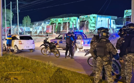Tres delincuentes intentaron ingresar a una casa, pero la dueña frustró el robo y permitió la detención de uno