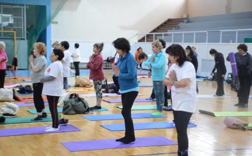 El yoga cierra la temporada con el encuentro “Unión y bien estar”
