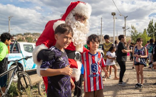 Comodoro celebró la Navidad con el recorrido de Papa Noel por los barrios