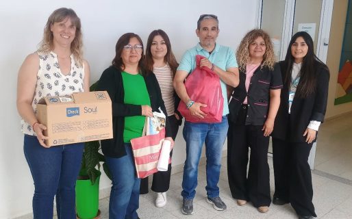 Estudiantes de la Escuela 757 entregaron materiales de librería e insumos al Hospital Alvear