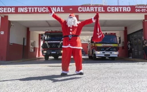 Cortes de pelo a cambio de golosinas: habrá jornada solidaria en el Cuartel Centro