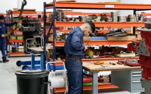 Crisis industrial: casi la mitad de las empresas tuvo problemas con los pagos principales, según la UIA