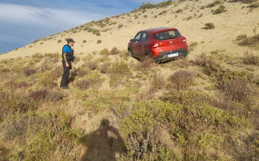 Una conductora despistó con su auto en el Camino Roque González: afortunadamente no resultó herida