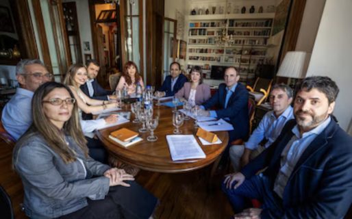 <strong>La Justicia autorizó a Cristina Kirchner a permanecer en la terraza de San José 1111 hasta dos horas por día</strong>