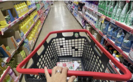 <strong>¿La Argentina es cara o barata?: cuánto cuesta comprar los mismos productos en comparación con otros 9 países</strong>