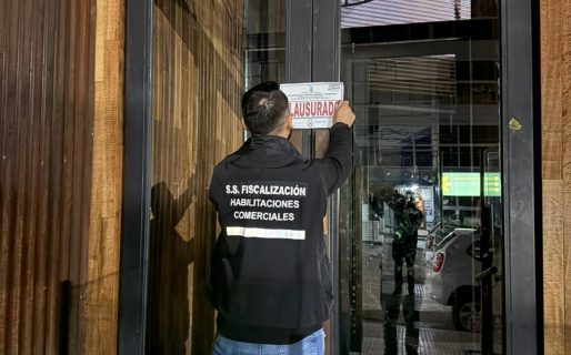Clausuraron una cervecería por funcionar como «boliche trucho» en el centro de Comodoro