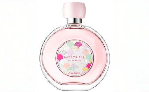 Compró un perfume por internet y le enviaron droga desde Asia: pasó más de un año preso