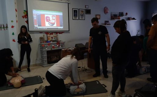 Éxito en la campaña de recaudación de caramelos en las jornadas de RCP en el organizada por Bomberos Voluntarios