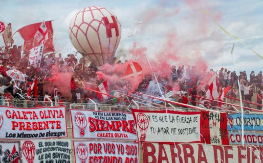 Entre una multitud y tensión en los accesos, se define el Zonal A en el Estadio Municipal