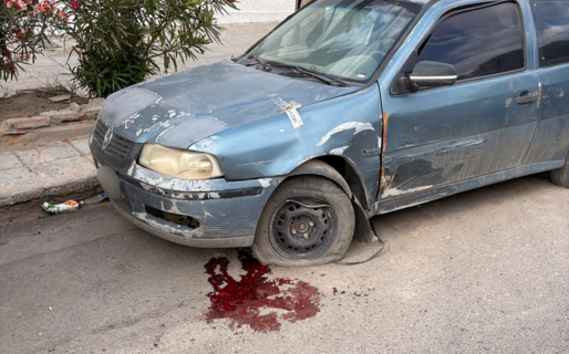 Habría estado corriendo picadas, atropelló a un jubilado y lo arrastró varios metros: el conductor quedó detenido