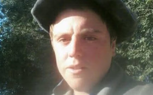 Chocó y los conductores del otro vehículo lo mataron con una llave cruz