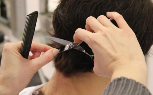 Buscan peluqueros y barberos para una jornada solidaria en Km 8