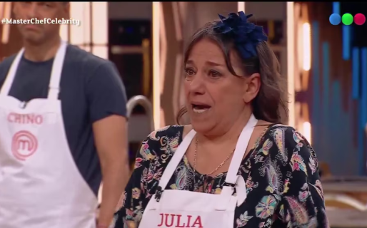Julia Calvo rompió en llanto en MasterChef Celebrity después de una mala crítica: “Colgaría los guantes acá”