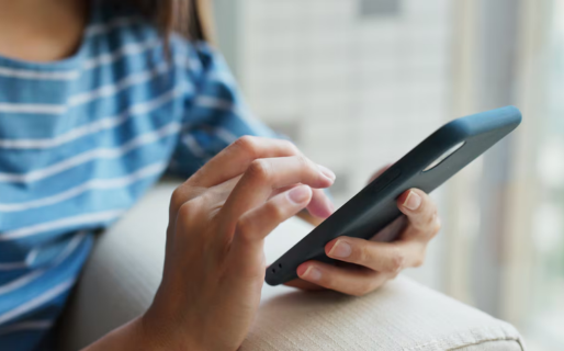 El 30% de los jóvenes busca consejos de ahorro e inversión en las redes sociales