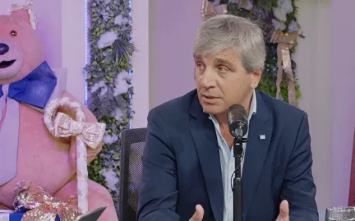 Luis Caputo sobre el nuevo esquema del dólar: «La desinflación va a continuar y el crawling peg va a ser más bajo»