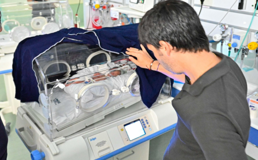 «Es un orgullo»: Torres celebró el nacimiento de trigemelas en el nuevo Hospital María Humphreys de Trelew