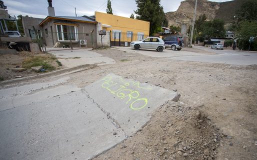 Vecinos de El Marquesado reclaman soluciones inmediatas: “El cerro Hermitte se mueve minuto a minuto”