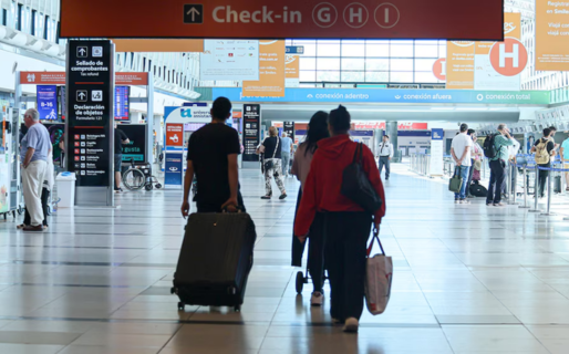 Por qué cada vez hay menos turistas extranjeros en la Argentina, más allá del valor del dólar