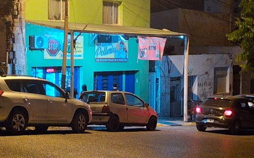 Disparos al aire y dos heridos leves en una pelea frente a un kiosco del centro
