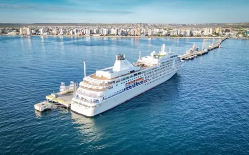 Puerto Madryn recibió al crucero Silver Whisper en su primera visita de la temporada