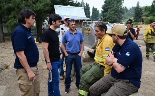 Torres recorrió la zona afectada por el incendio del Parque “Los Alerces” y destacó el trabajo conjunto con otras provincias