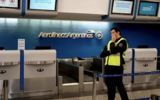 <strong>Controladores aéreos anuncian paros en febrero</strong>