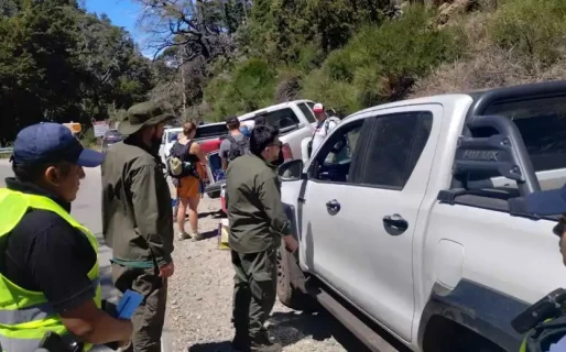 Hacía fuego en plena alerta por incendios en la Patagonia: multan a turista en Bariloche
