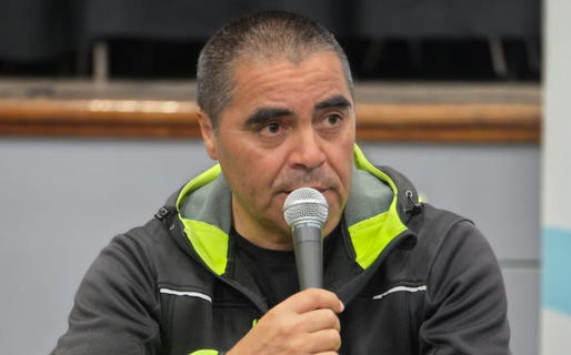 José Paredes confirmó que el 100% de la zona crítica del cerro se desplazó y advirtió que el movimiento continúa