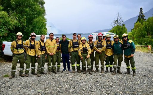<strong>Torres destacó el trabajo de brigadistas y bomberos voluntarios y confirmó que el incendio en Puerto Patriada está contenido </strong>