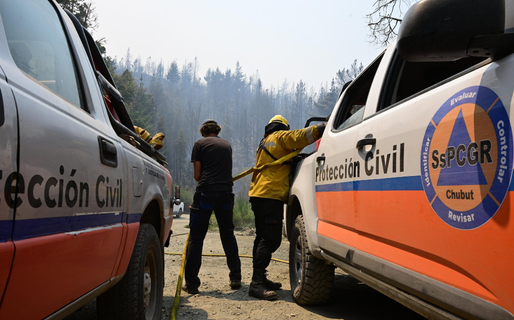El clima adverso reactivó focos en Los Alerces y dificulta el trabajo de los medios aéreos