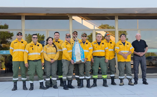 Diez brigadistas de Catamarca viajan para combatir el fuego en Chubut
