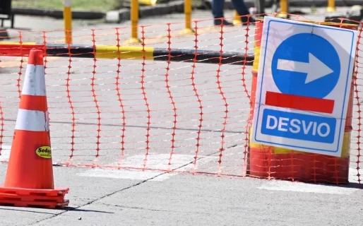 Corte de calzada por tareas de saneamiento en B° Próspero Palazzo