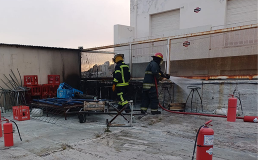 Sofocaron un principio de incendio en la terraza de un conocido local nocturno