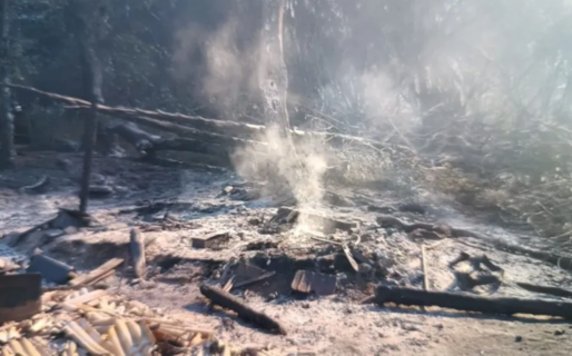 Devastador incendio en Puerto Patriada: el fuego arrasó con diez viviendas y varios vehículos