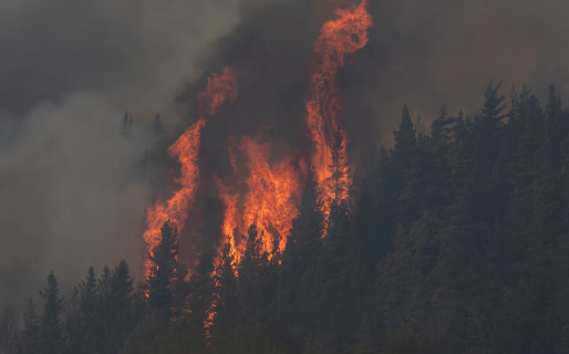 El fuego no da tregua en Chubut y se espera otra jornada de calor extremo en la zona afectada por los incendios