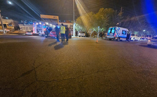 Colisión vehicular sin lesionados en la intersección de Rivadavia y Kennedy