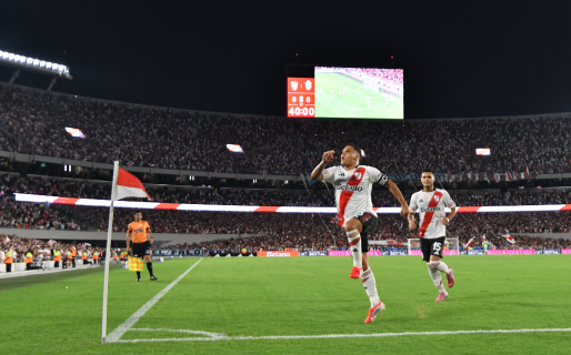 Juanfer brilló y le dio la victoria a River