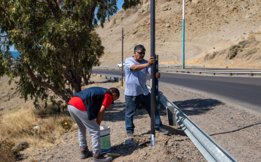 Avanza la instalación de luminarias en la zona peatonal entre el Chalet Huergo y el Centro